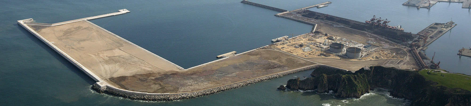 Top view of the harbour enlargement